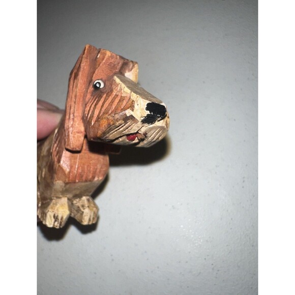 Basset Hound DOG FIGURINE Hand Carved Wooden Shelf Sitter folk Art collectible - Picture 3 of 10